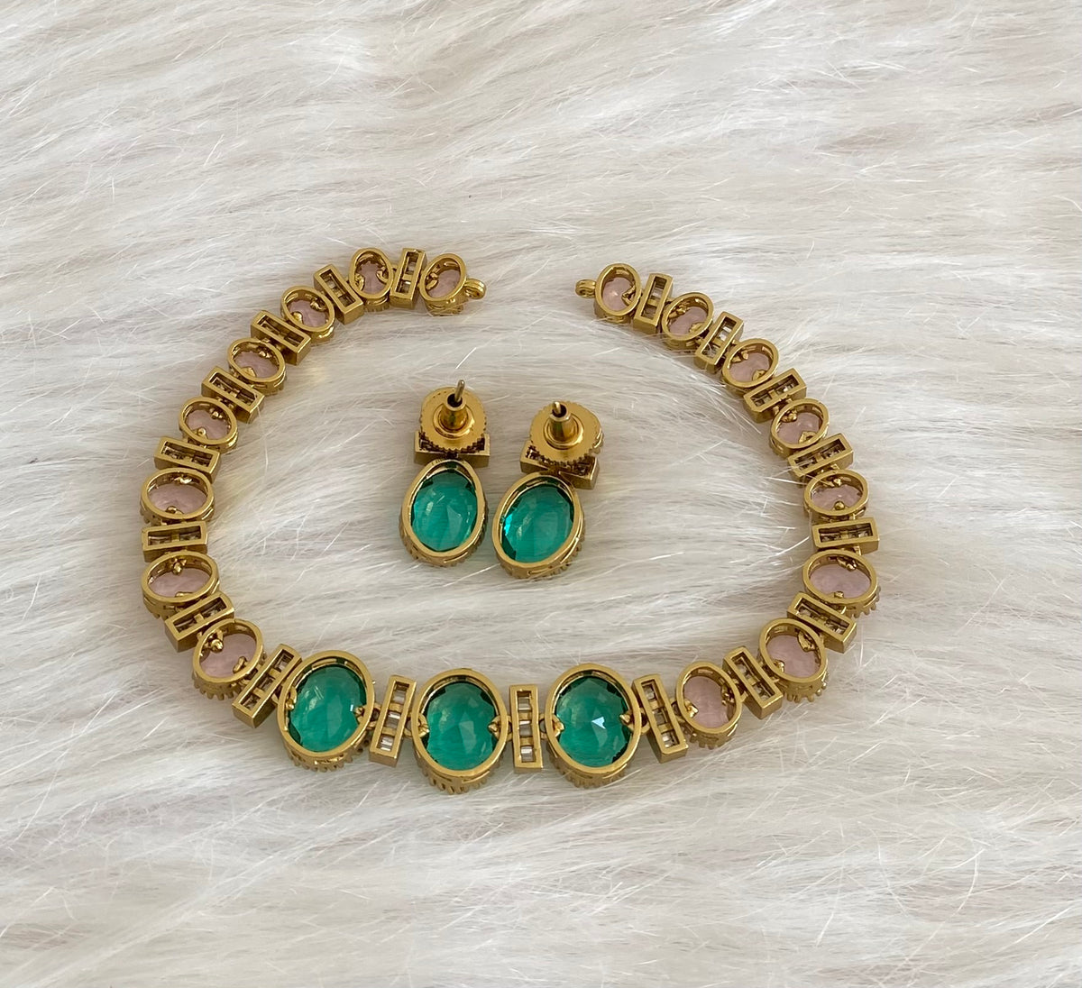 Antique gold tone white stone baby pink peacock green stone necklace set dj-54810