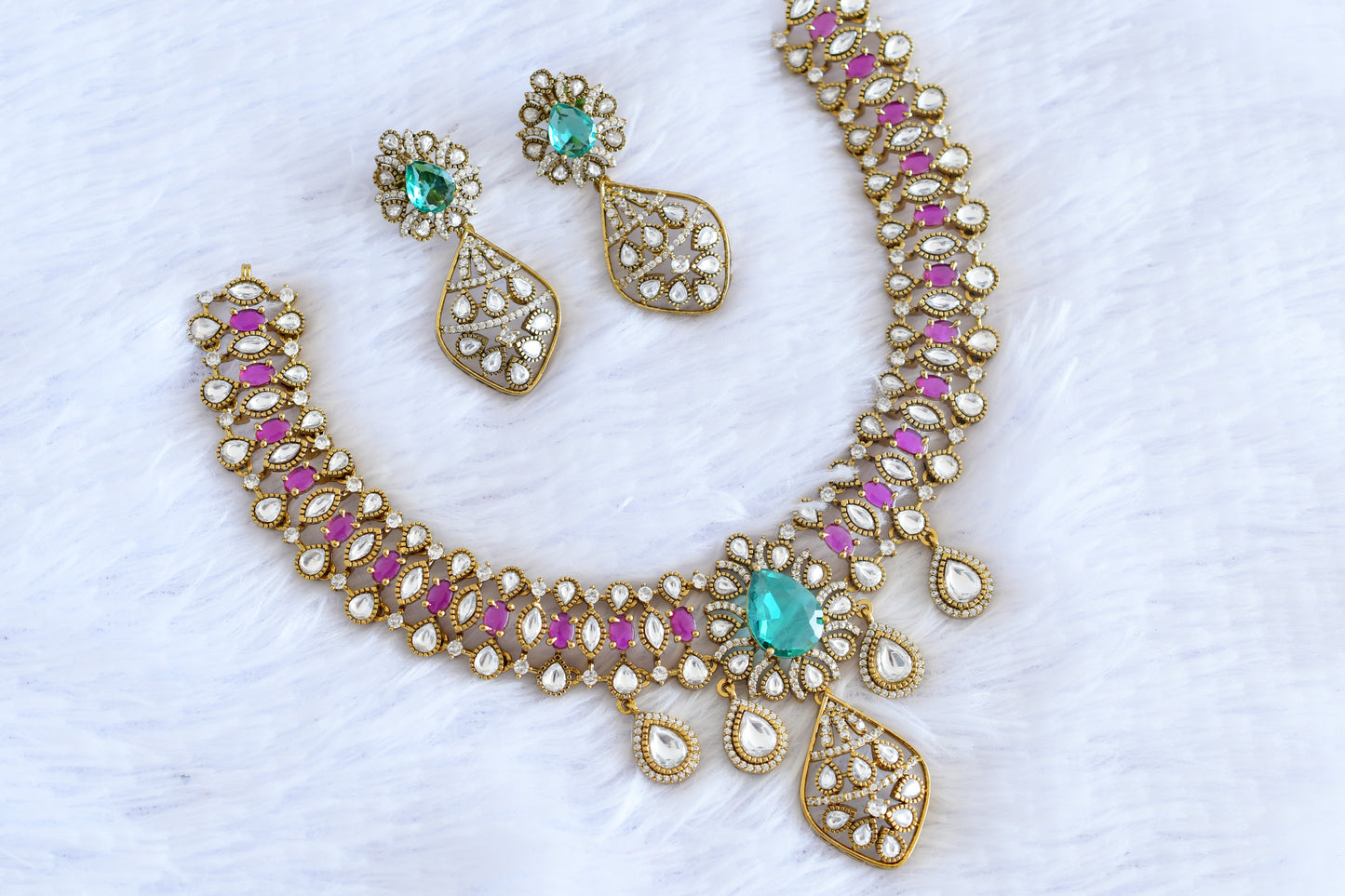 Antique gold tone pink-sea green-white necklece set dj-53017