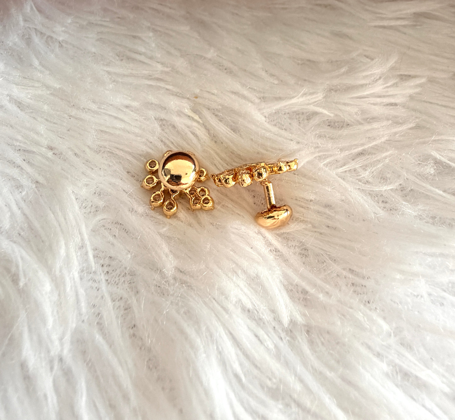 Gold tone AD white flower stud/earrings dj-53276