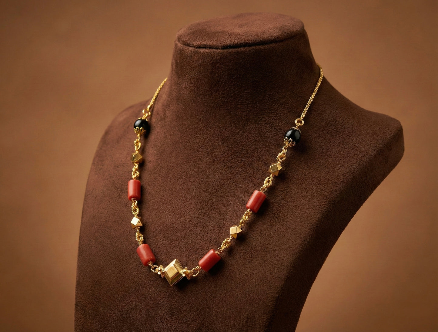 Gold tone 18 inches coral-black chain dj-42634