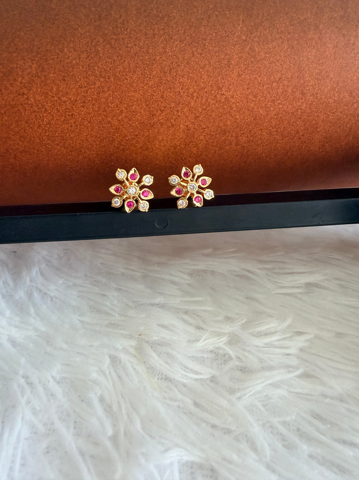 Gold tone AD pink-white flower stud/earrings dj-53281