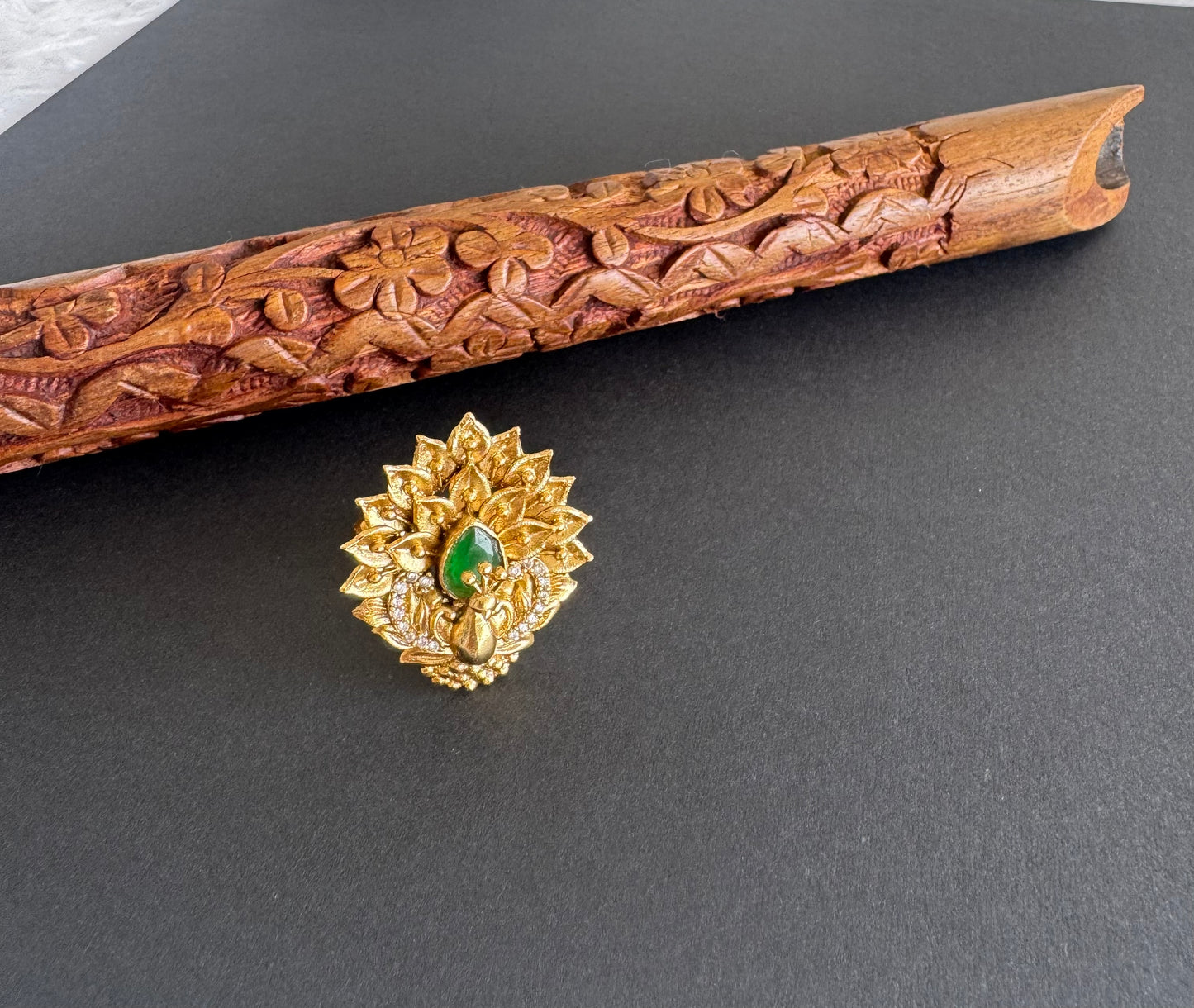 Antique gold tone cz green peacock adjustable finger ring dj-51400