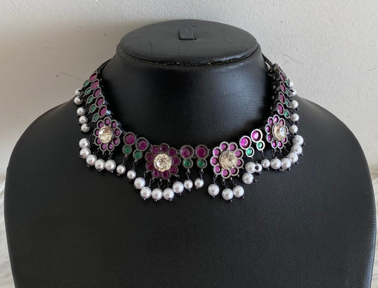 Black finish precious kemp-green-white pearl flower necklace dj-53950