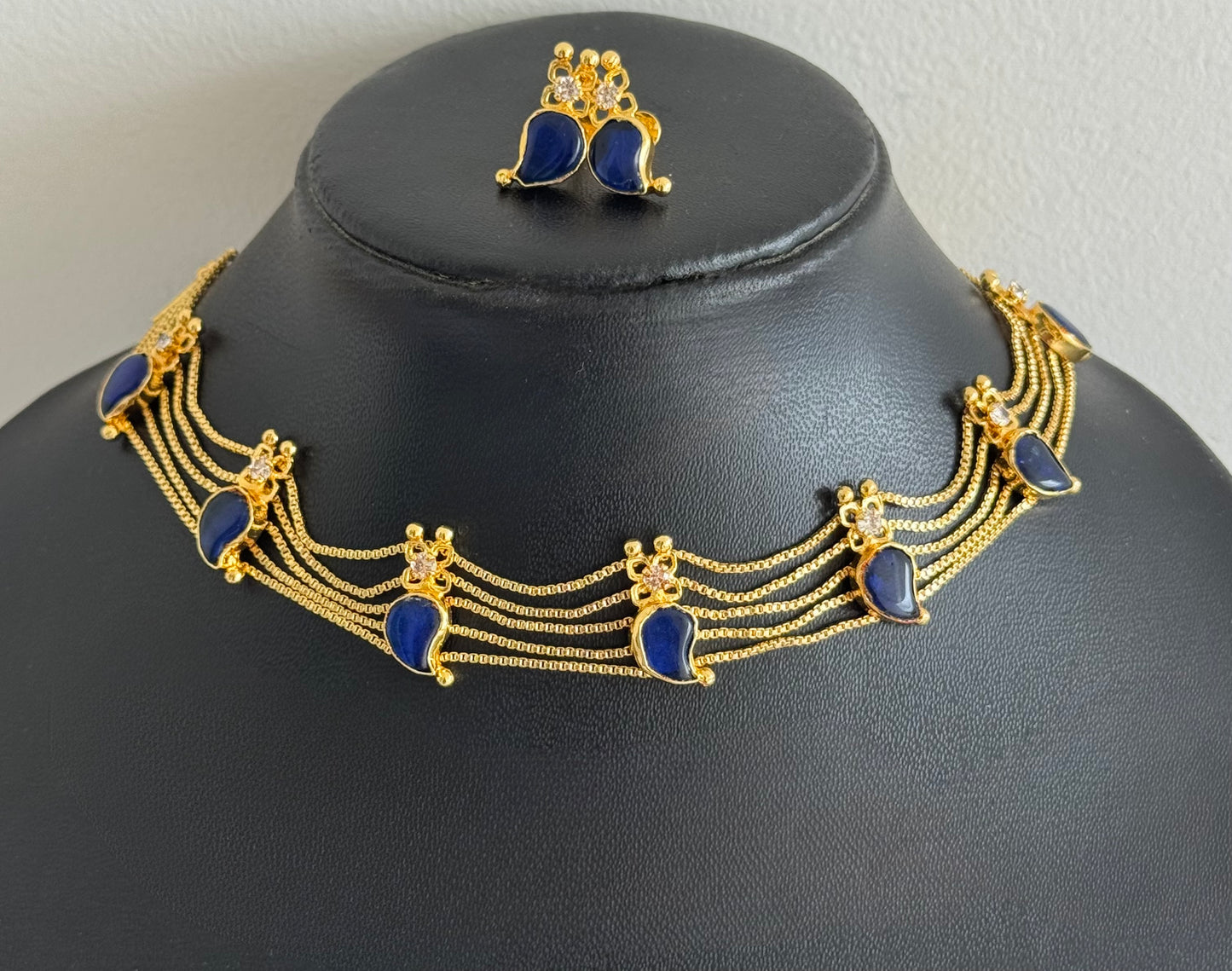 Gold tone kerala style blue-white mango choker necklace set dj-51726
