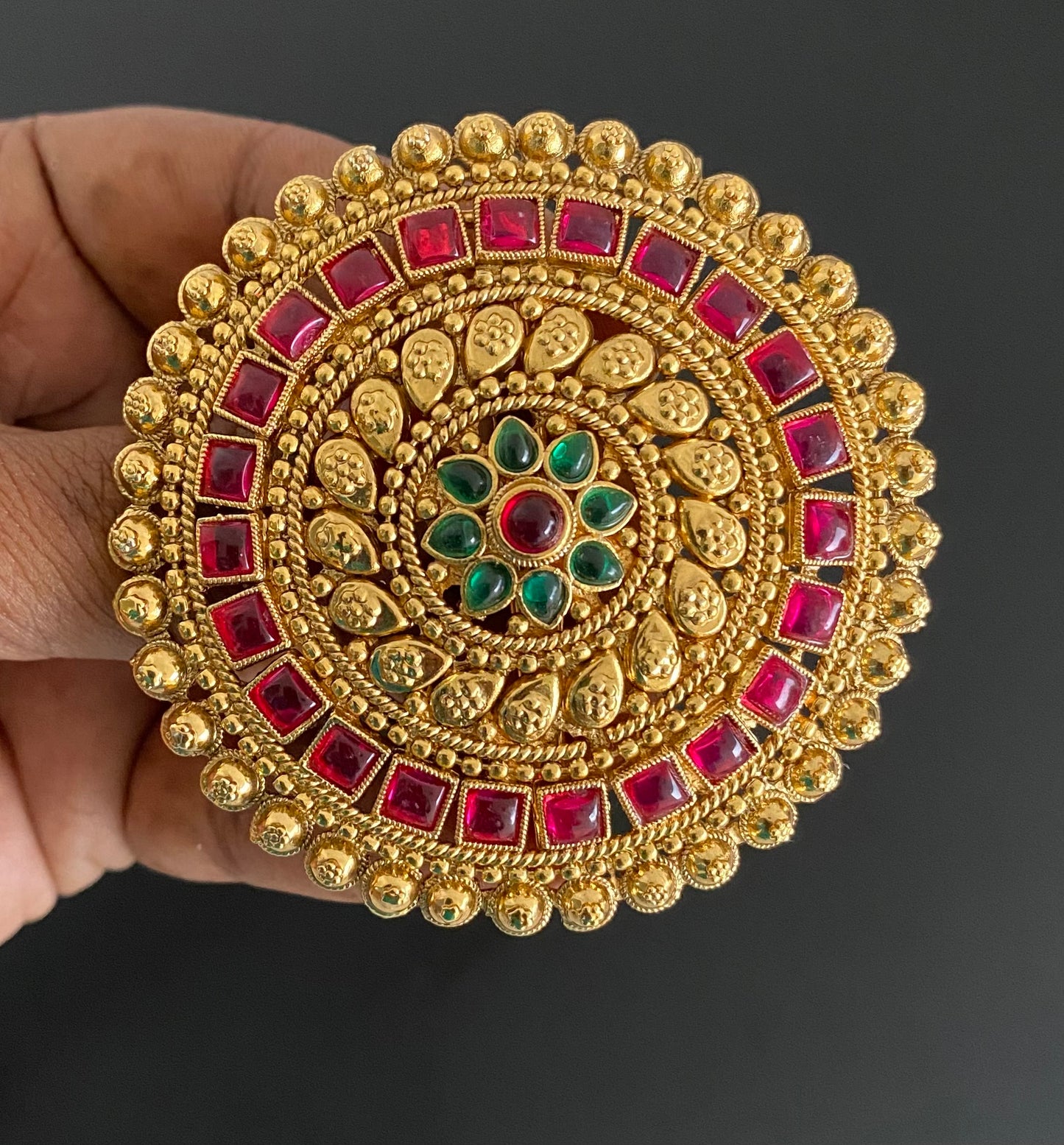Antique gold tone kemp-green round hair jewel (rakodi) dj-53633