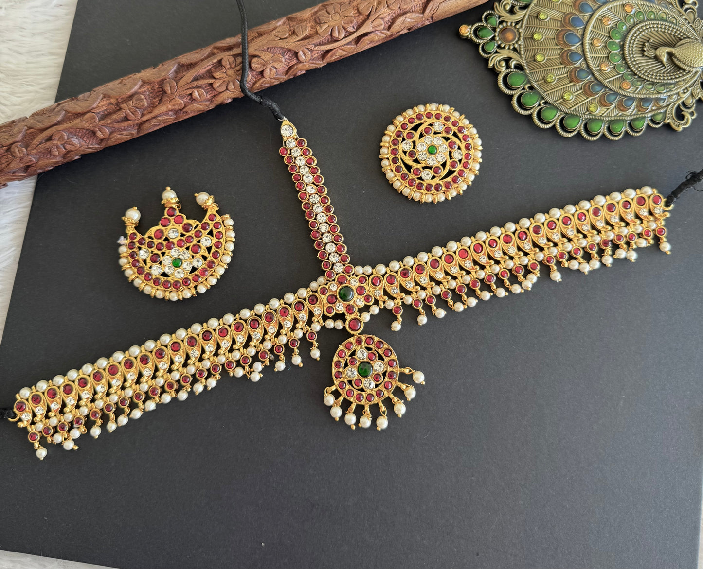 Gold tone kemp-green pearl mango head set/tikka dj-52061