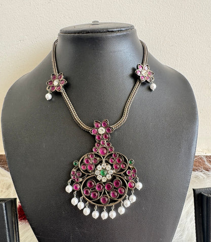 Black finish floral precious kemp necklace dj51029