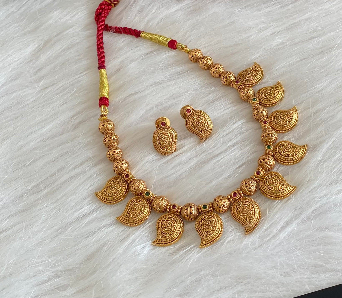 Matte finish kemp-green mango nakshi necklace set dj-54959