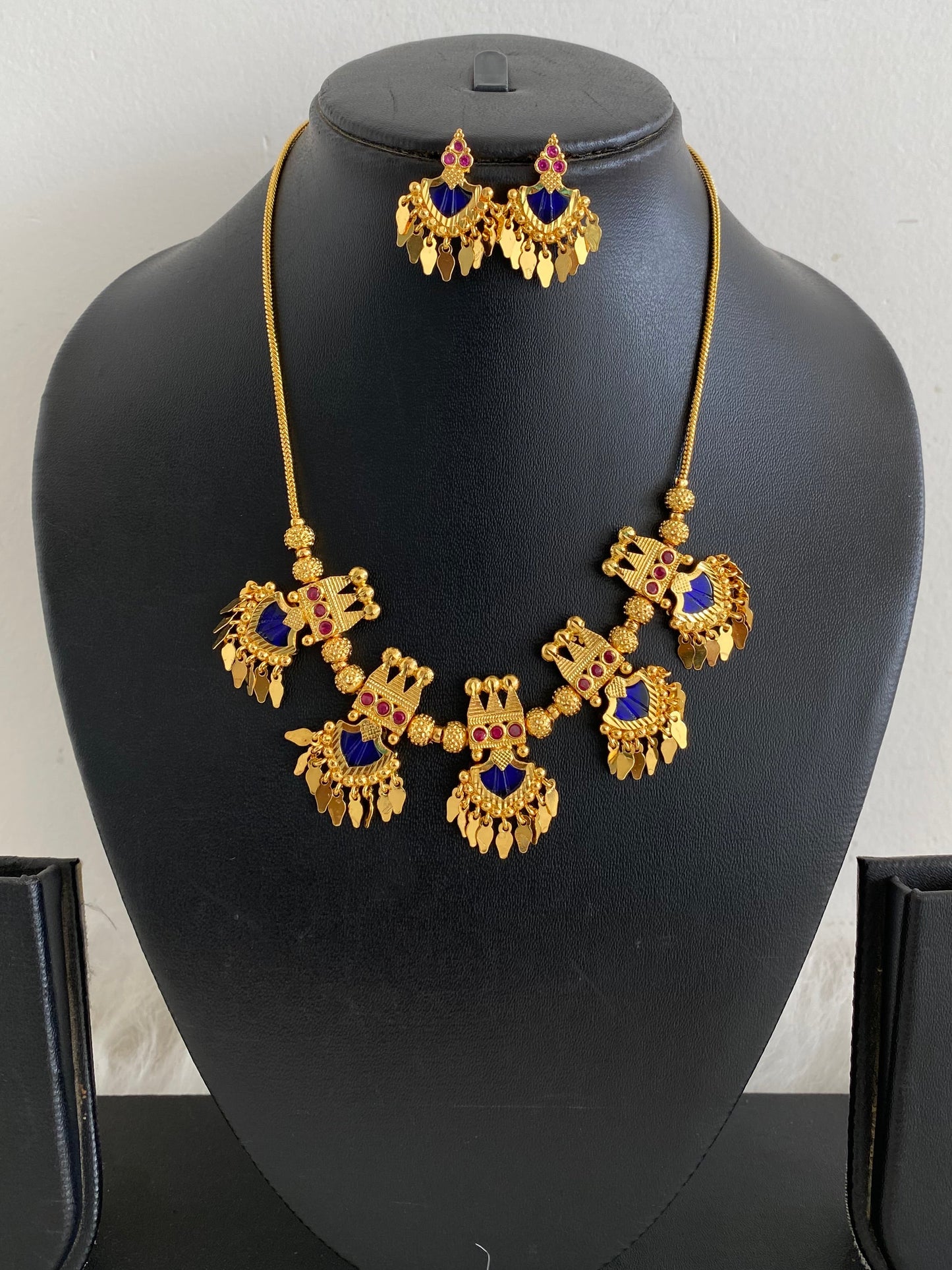 Gold tone kerala style pink-blue palakka elakka necklace set dj-54551