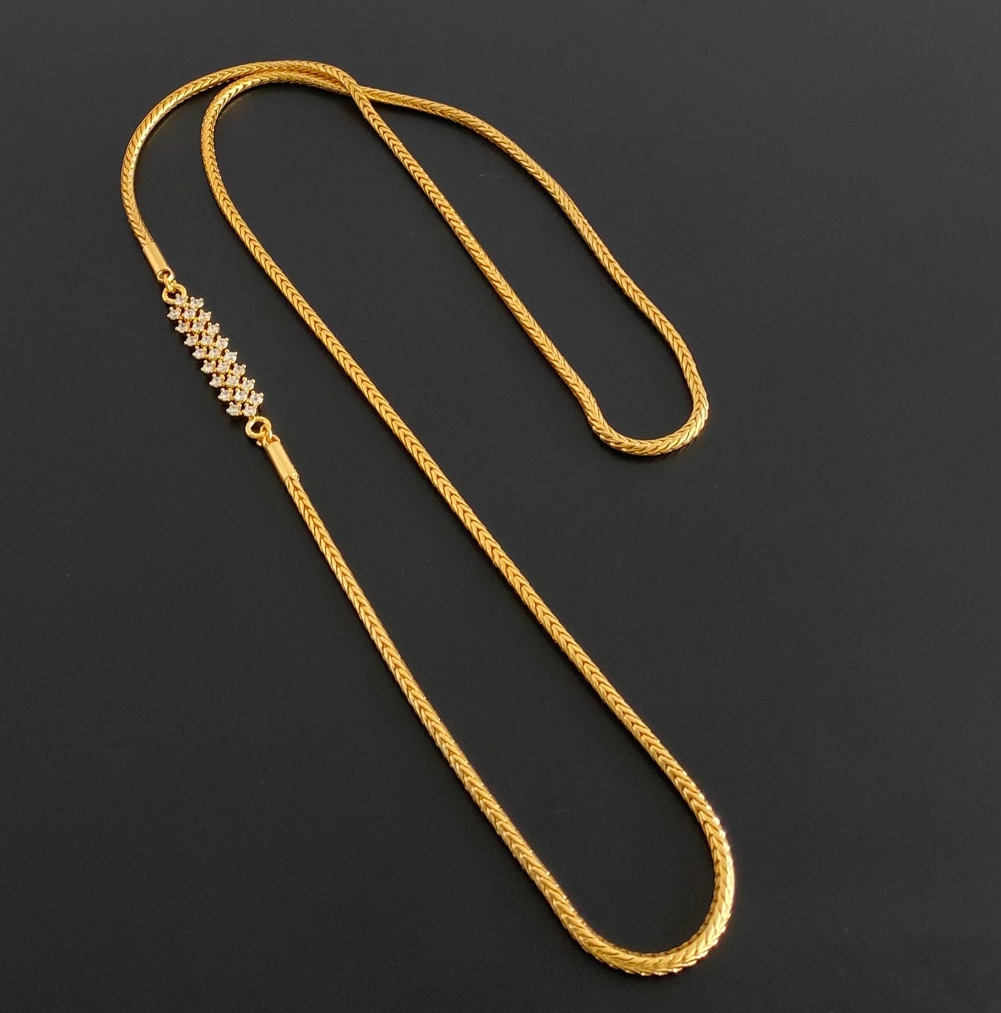 Gold tone white stone 30 inches mugappu chain dj-54421