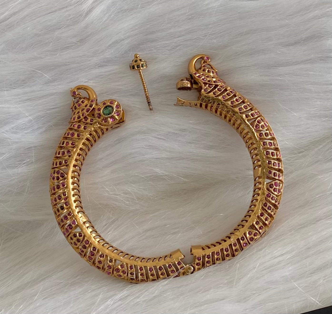 Antique gold tone kemp-green openable peacock kada/bangle dj-54230
