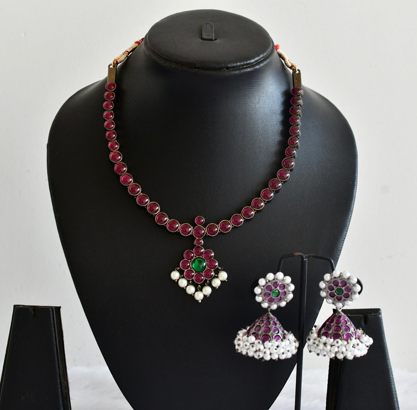 Black finish precious kemp-green pearl flower necklace set dj-53354