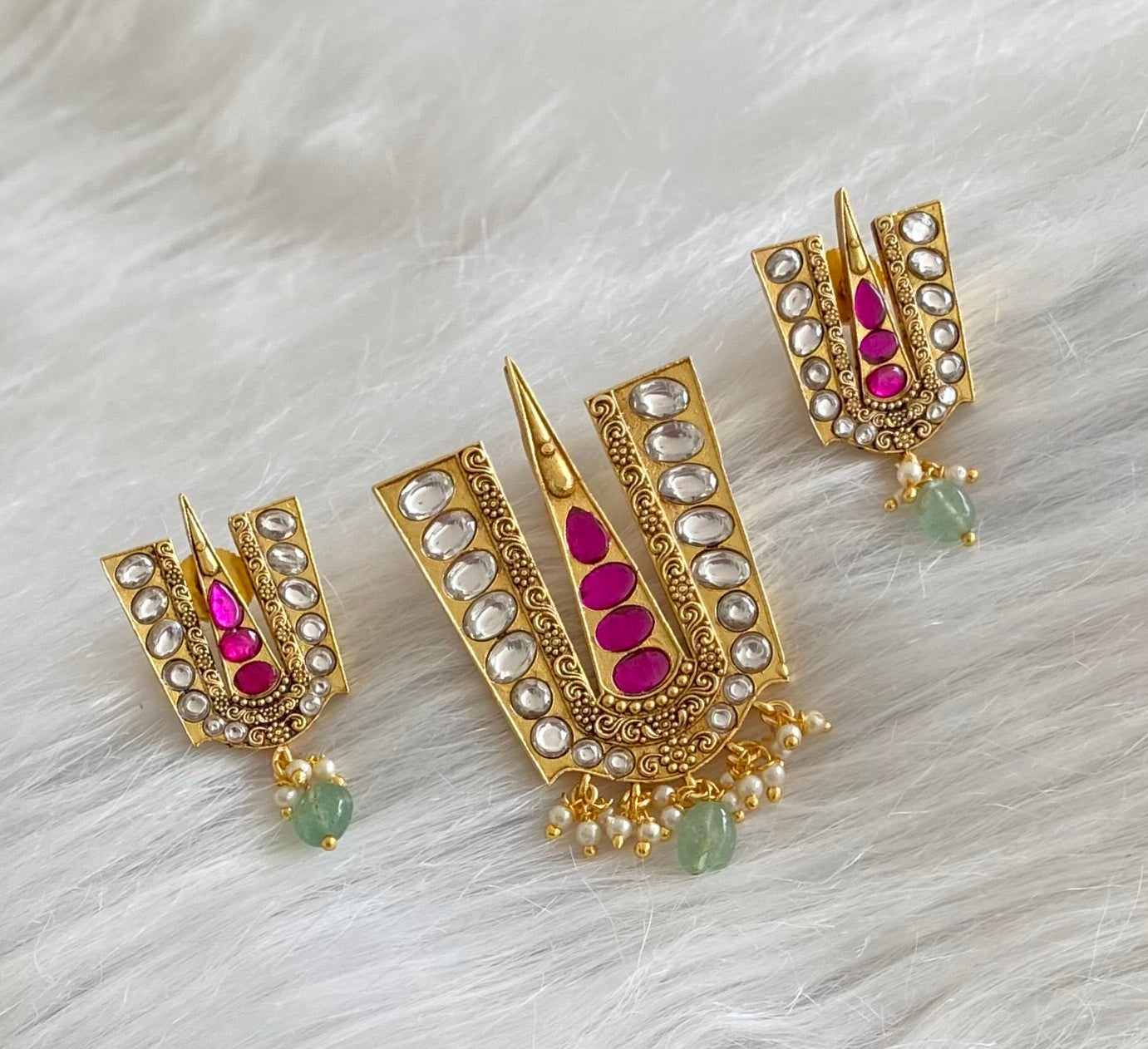 Gold tone white-pink kundan jadau thirumal nama pendant set dj-54074