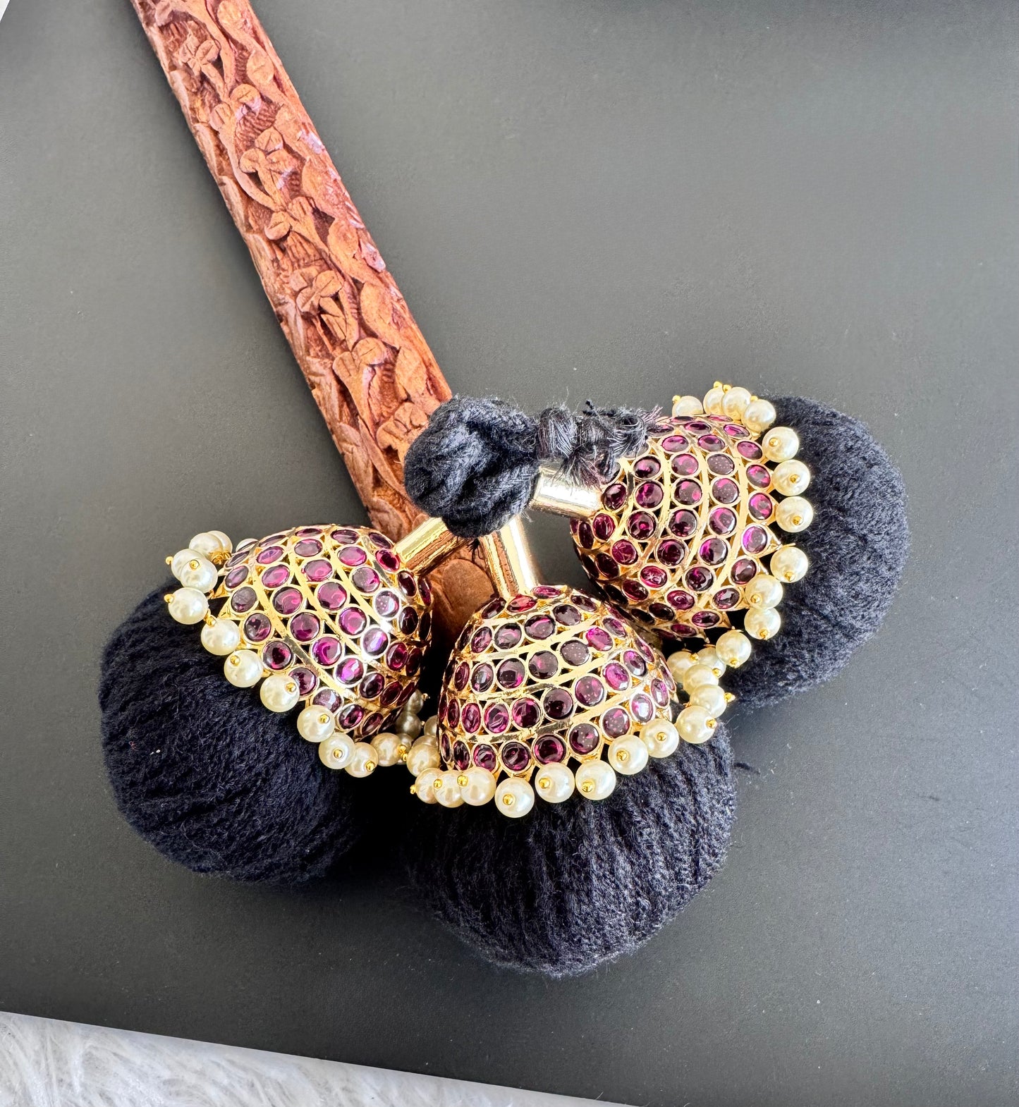 Gold tone precious kemp pearl kuppulu/kunjalam dj-52538
