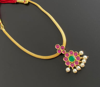 Gold tone precious kemp-green-pearl flower attigai necklace dj-50778