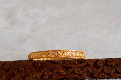 Gold tone designer plain bangle(2.4) dj-53594