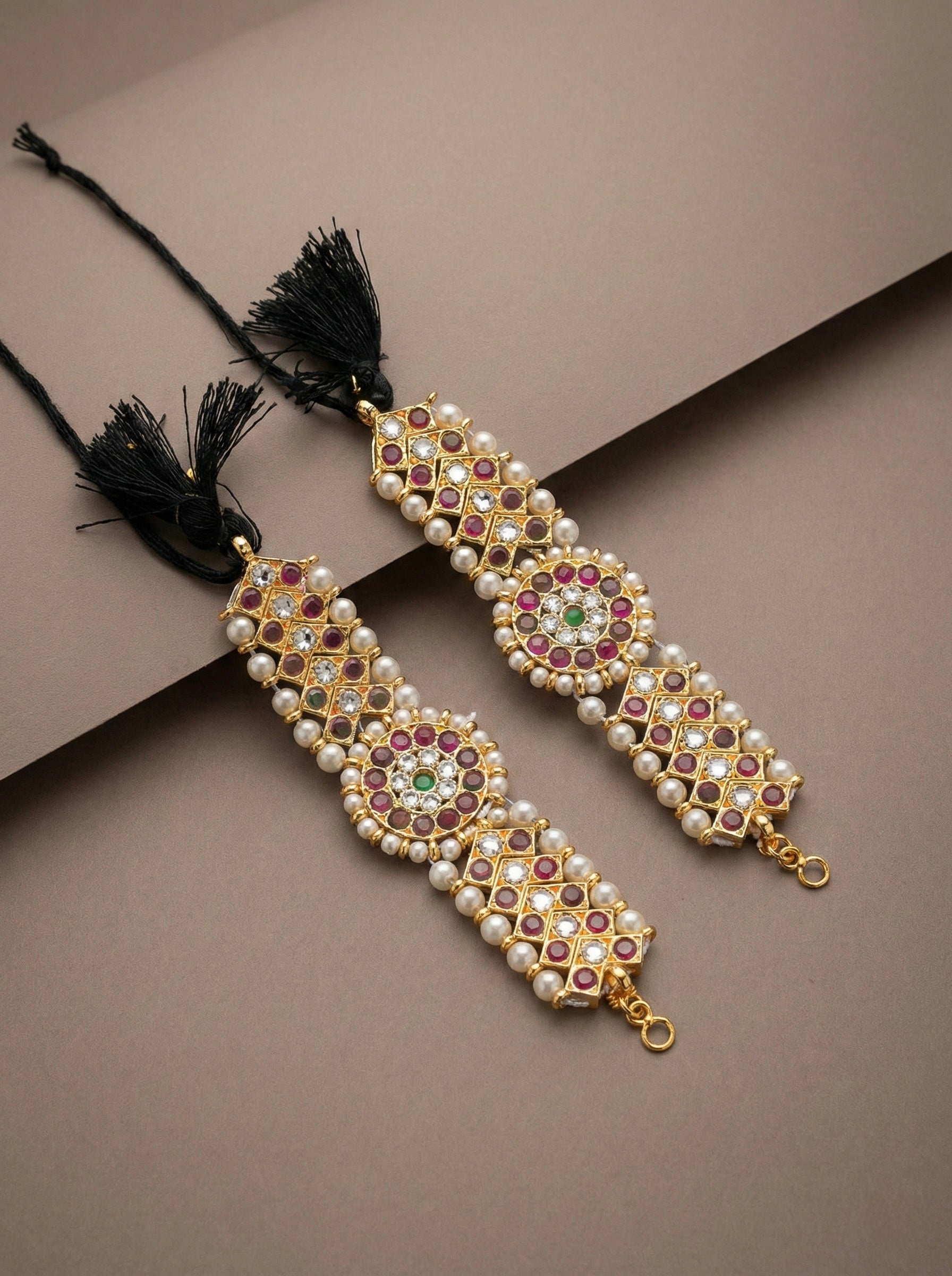 Whitestone Ear Chain Gold tone precious kemp-green-white stone pearl ear side chain dj-5226 ...