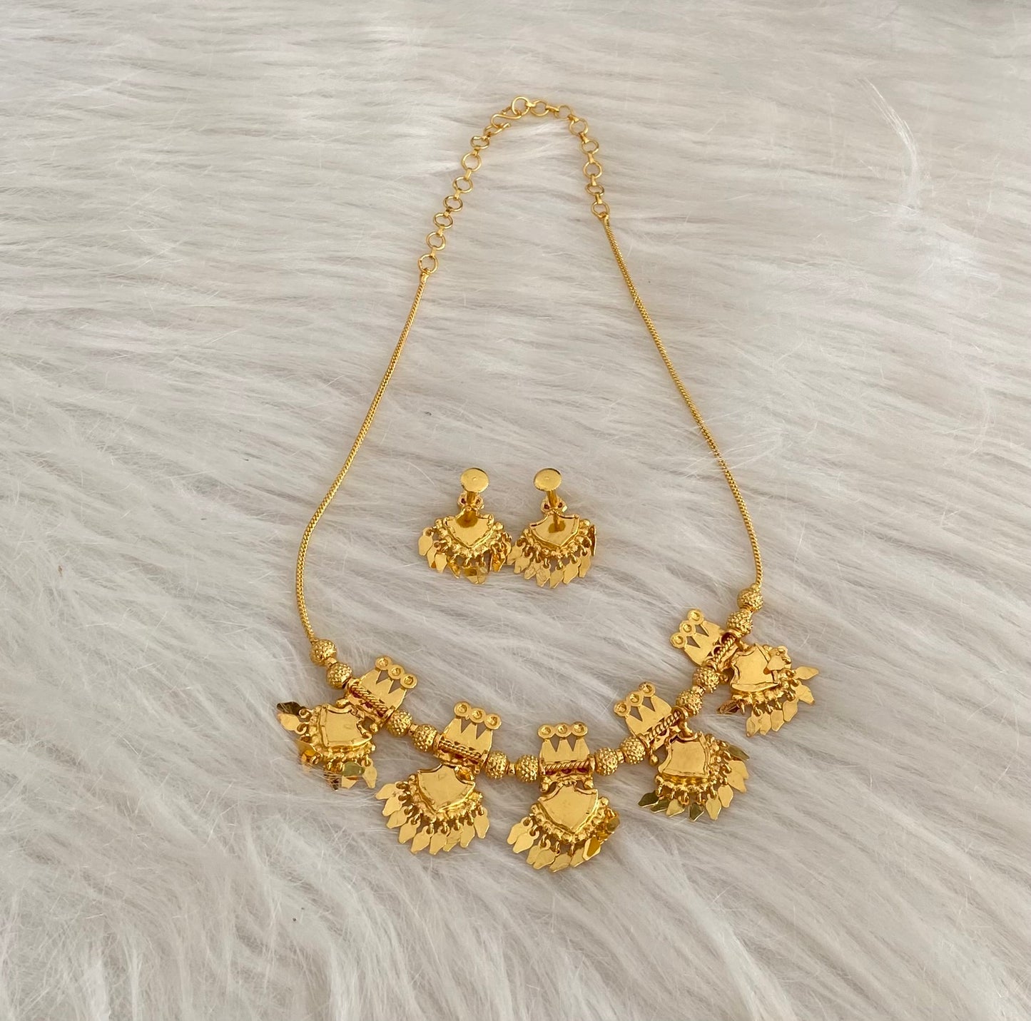 Gold tone kerala style pink-green palakka elakka necklace set dj-54550