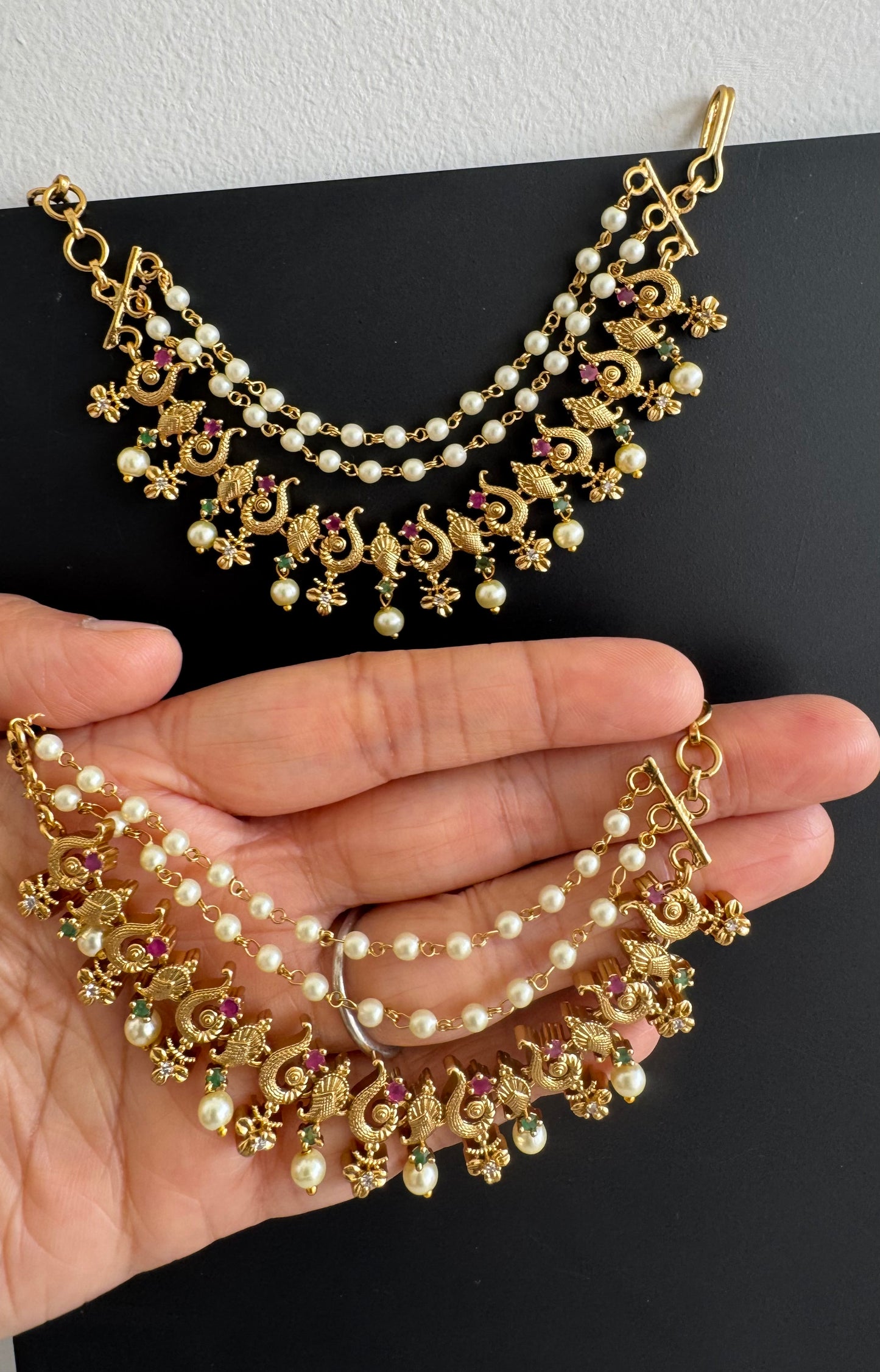 Matte finish ruby-green pearl peacock-mango ear side chain dj-51328