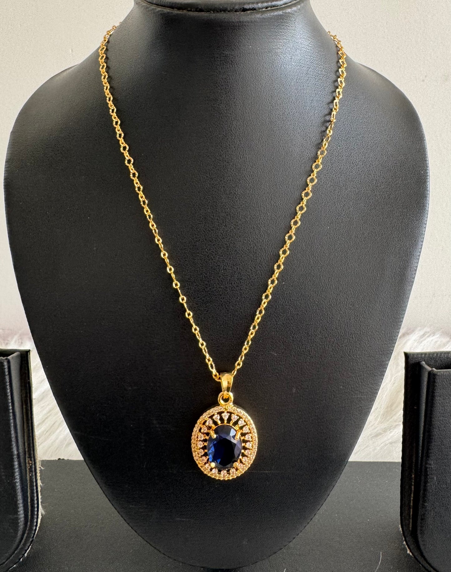 Gold tone 18 inches chain with navy blue oval stone pendant dj-51274