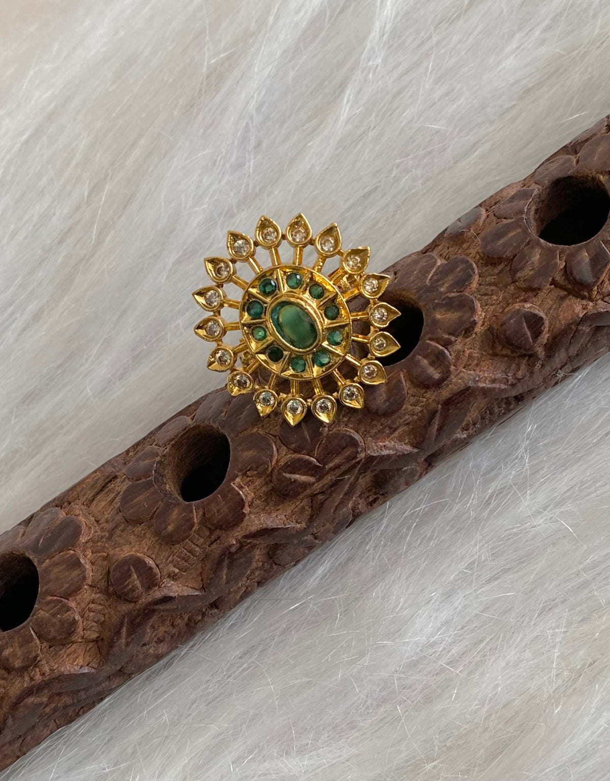 Gold tone white-green stone adjustable finger ring dj-55052