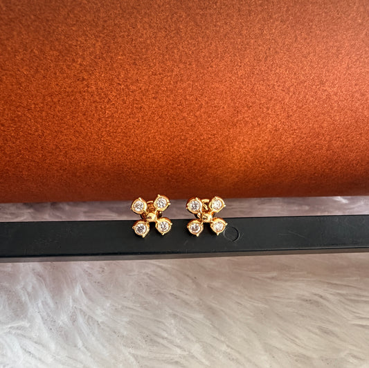 Gold tone AD white flower stud/earrings dj-53277