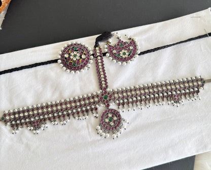 Black finish precious kemp-green-white pearl head set with sun-moon dj-50880