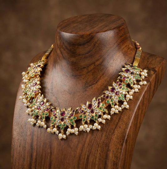 Gold tone precious kemp-green-white lotus necklace dj-52768