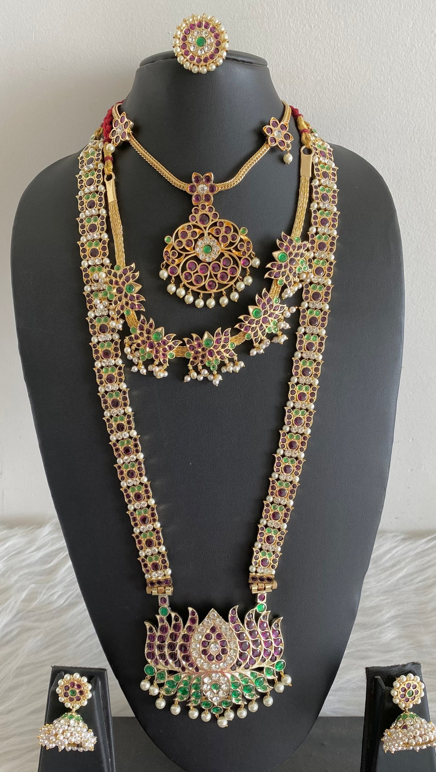 Gold tone precious kemp-green-white pearl lotus bridal set dj-53964