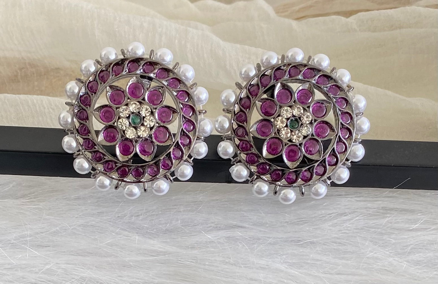 Black finish precious kemp-white pearl flower 2 in 1 round earrings dj-53947