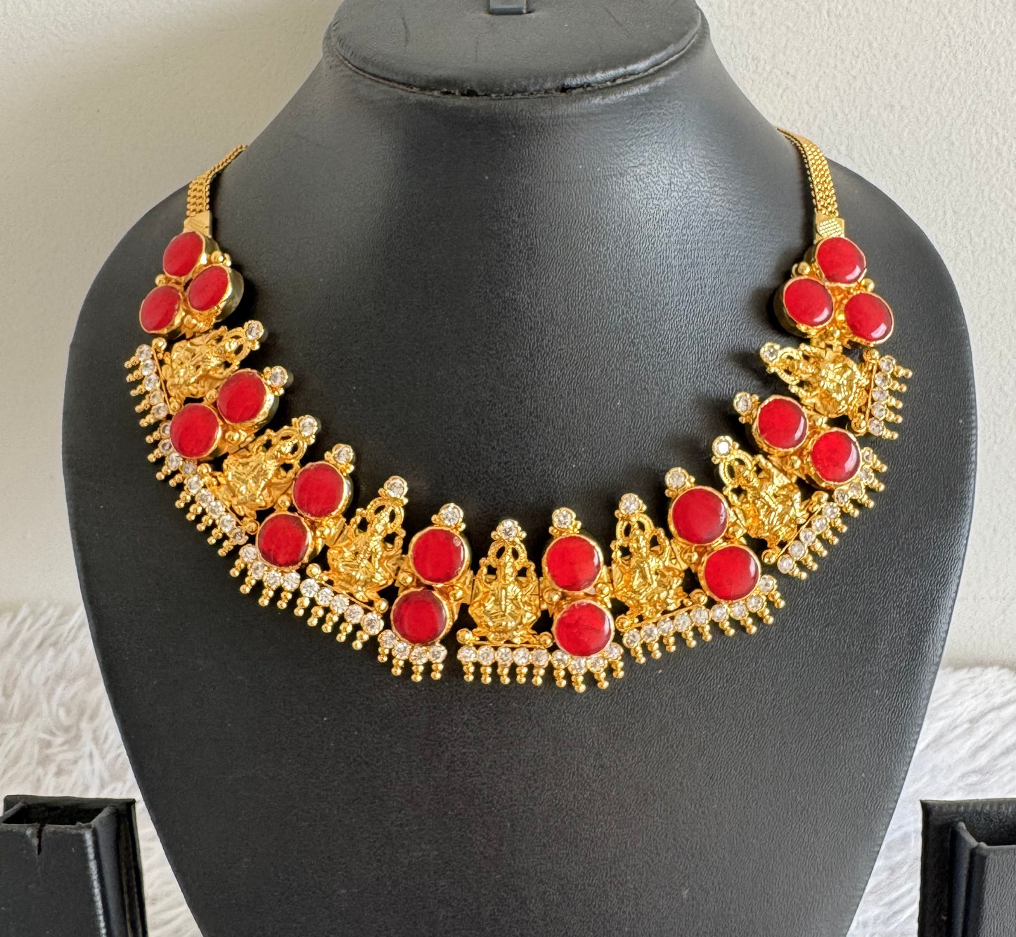Gold tone red-white kerala style round Lakshmi necklace dj-51713