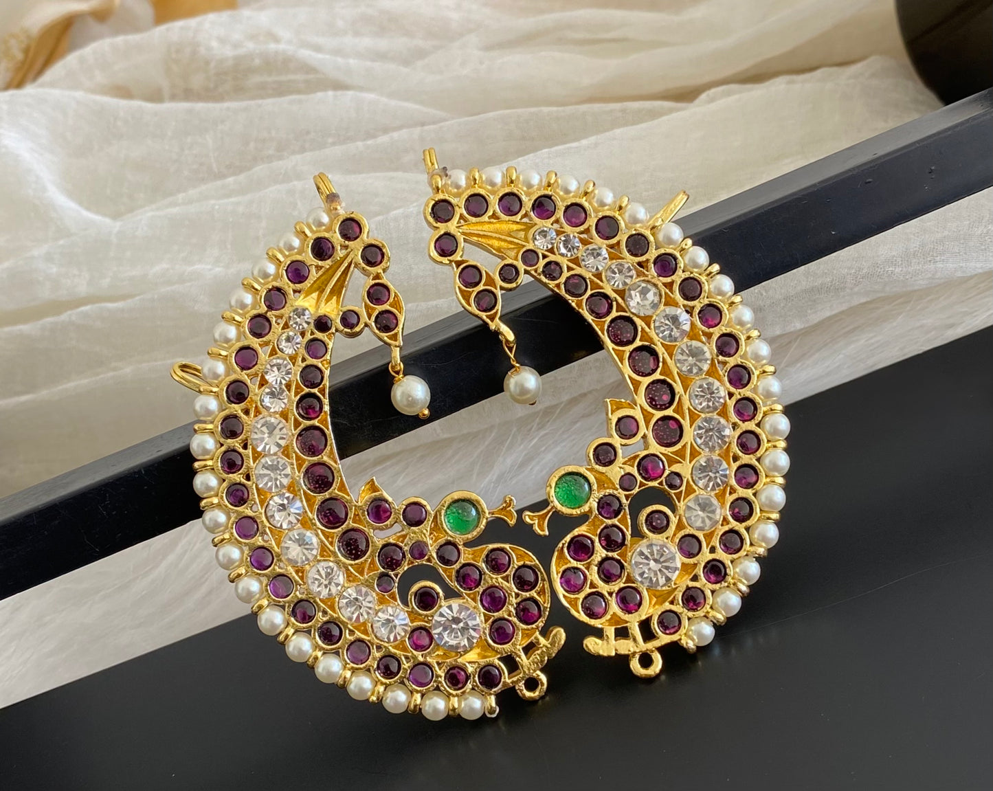 Gold tone precious kemp-green pearl khanpool peacock earrings dj-51449