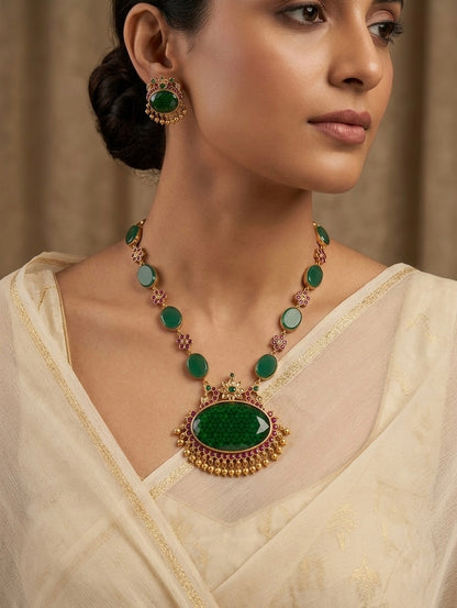 Matte finish kemp-big green oval stone peacock pendant short haar set dj-54253