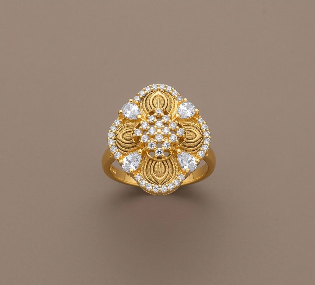 Antique gold tone cz white finger ring DJ22859