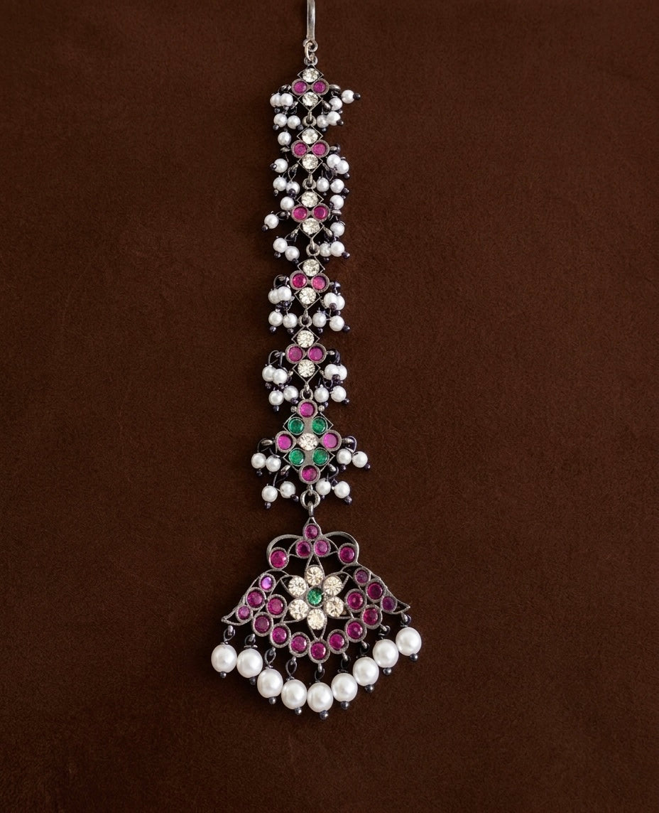 Black finish precious kemp-green-white pearl flower tikka dj-53946