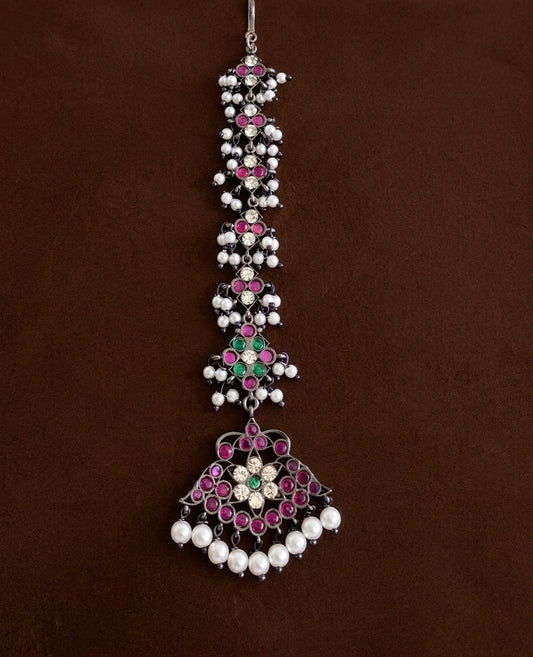 Black finish precious kemp-green-white pearl flower tikka dj-53946