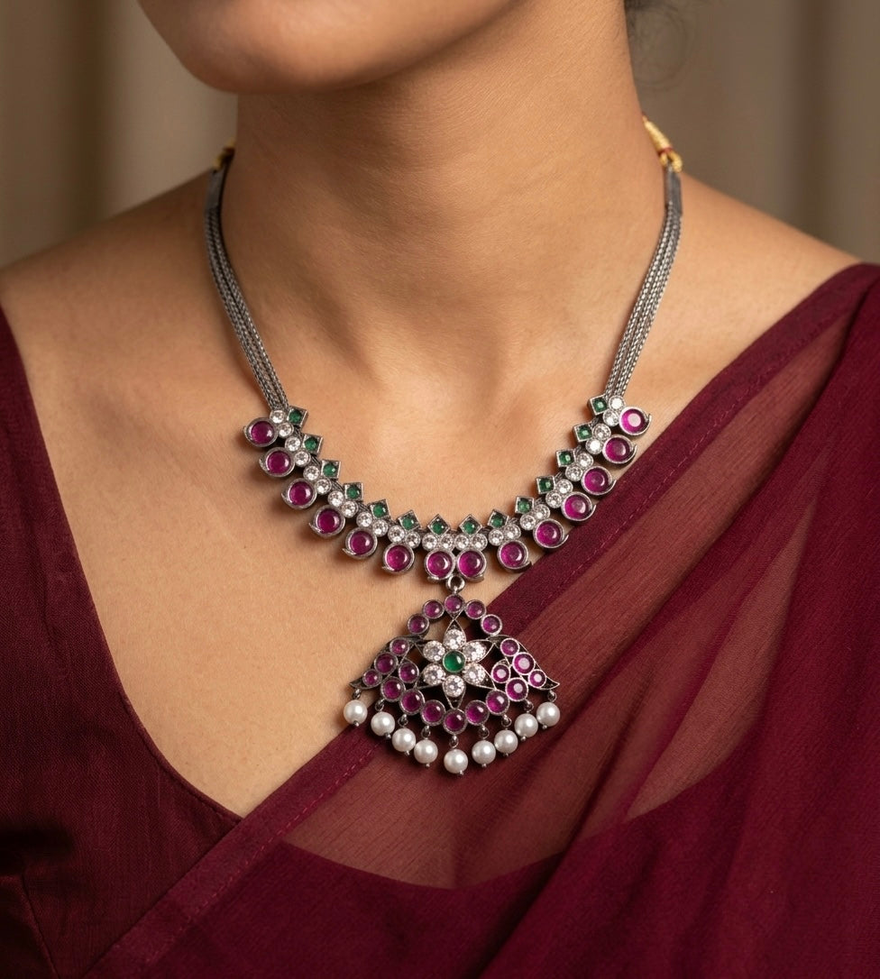 Black finish precious kemp-green-white pearl mango necklace dj-54684