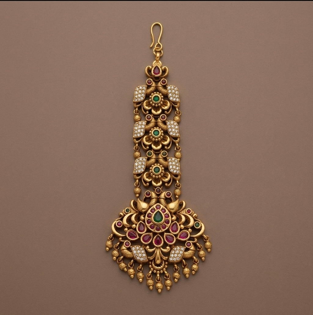 Antique gold tone kemp-green white stone peacock tikka dj-47730