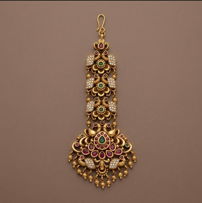 Antique gold tone kemp-green white stone peacock tikka dj-47730