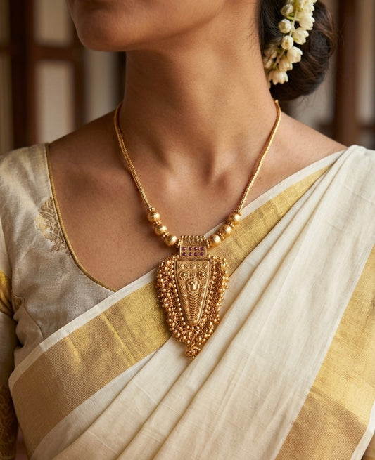 Gold tone kerala style pink stone nettipattam necklace dj-53094