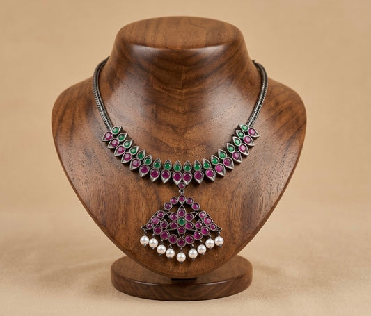 Black finish precious kemp-green pearl necklace Dj-52506