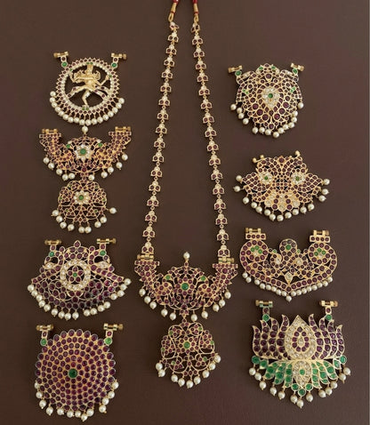 Gold tone precious kemp-white haar with 9 interchangeable pendants dj-53378