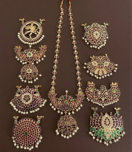 Gold tone precious kemp-white haar with 9 interchangeable pendants dj-53378
