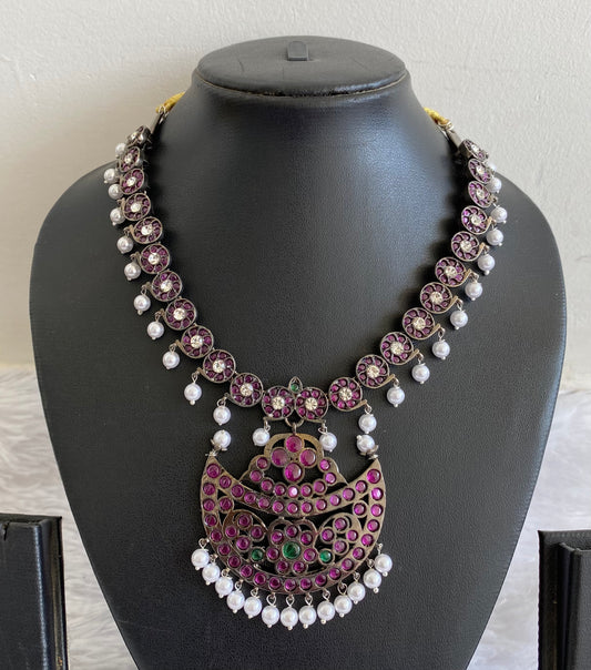 Black finish precious kemp-green-white mango moon pearl necklace dj-50863