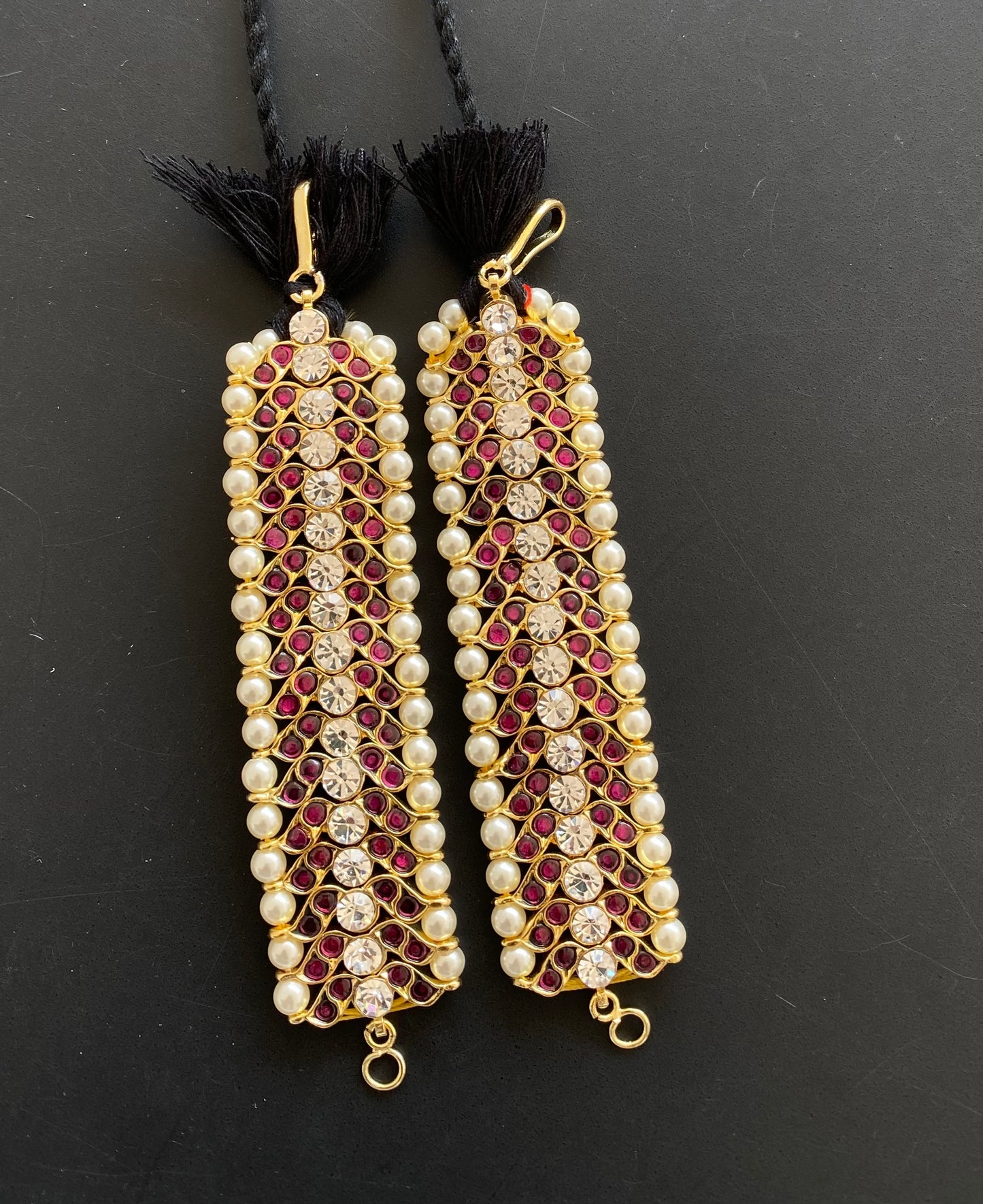 Gold tone precious kemp-white stone pearl ear side chain dj-50996