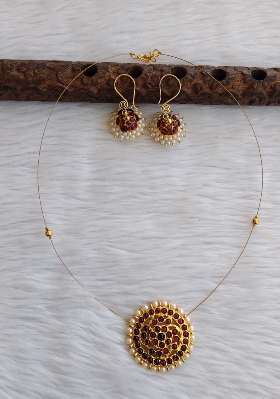 Gold tone kemp-green pearl round invisible necklace set dj-52747