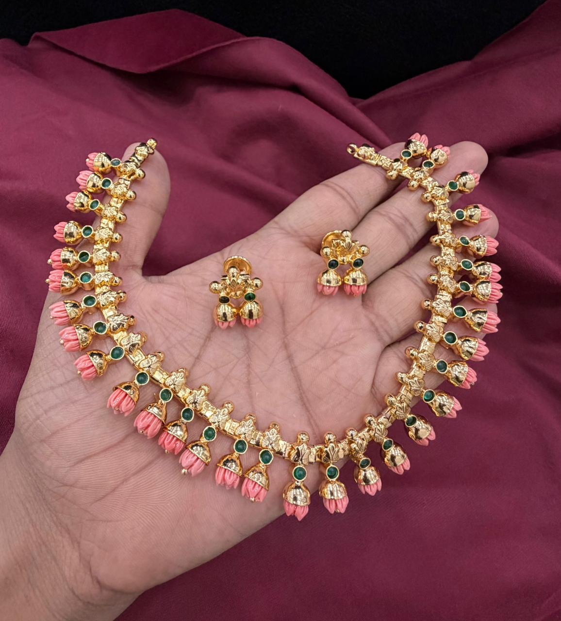 Gold tone green stone with pink tulip necklace set dj-54056