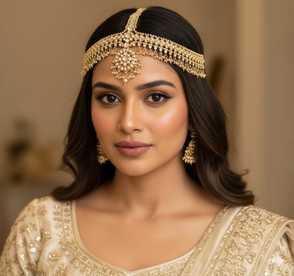 Matte finish white kundan head set/tikka dj-52060