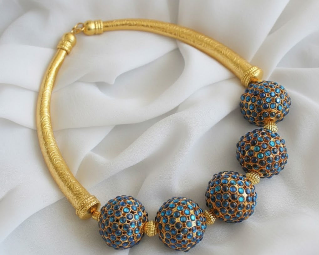 Gold tone Blue Rudhra Balls beaded Kante Necklace Set DJ28158