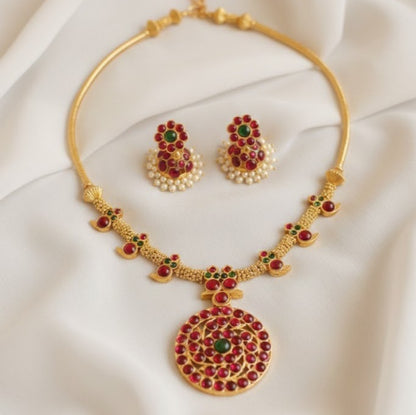 Gold tone Kemp-green Round Pendant Hasli Necklace Set - DJ16898